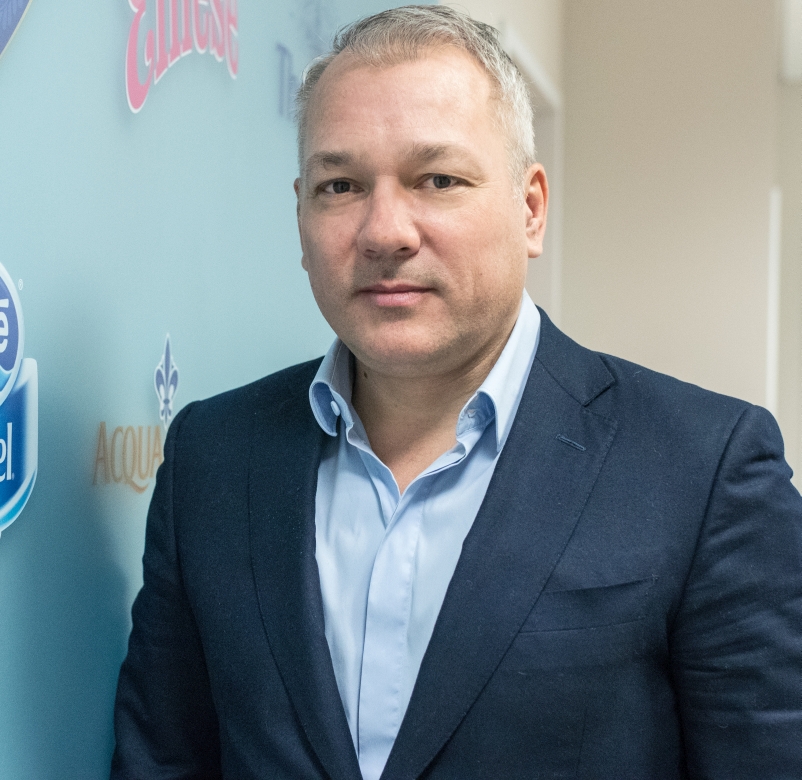 Másfél milliárdos megállapodás – szalvétára írva Balogh Levente, 365 üzleti történet, Szentkirályi