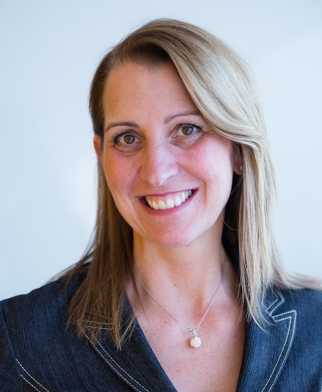 10 év szélcsendben és viharban 365 üzleti történet, Brand Éva