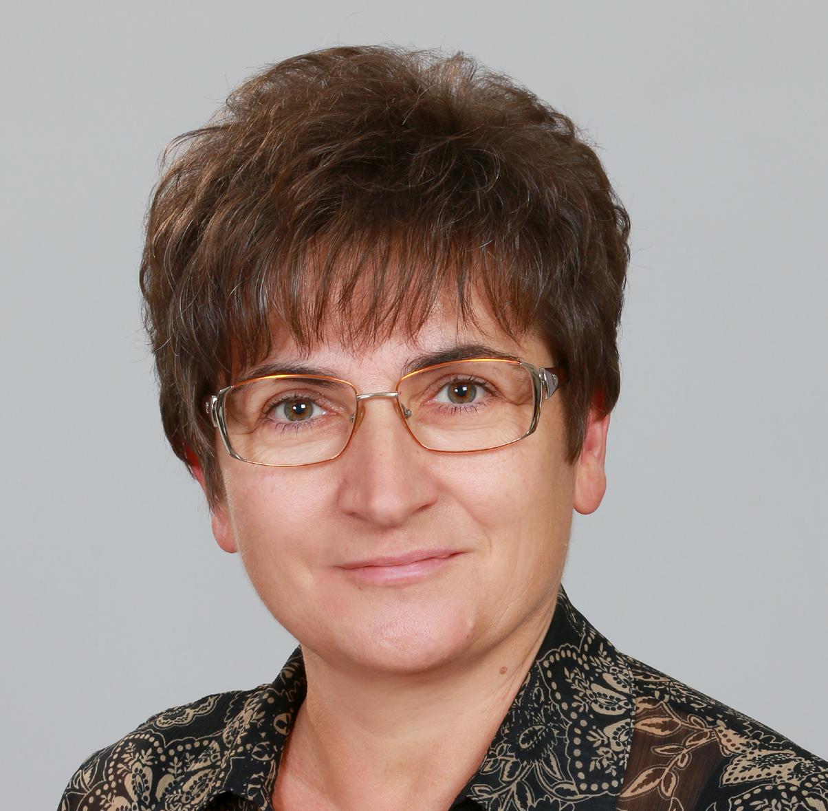 Nem változik a világ Sólyomné Greskó Éva, 365 üzleti történet