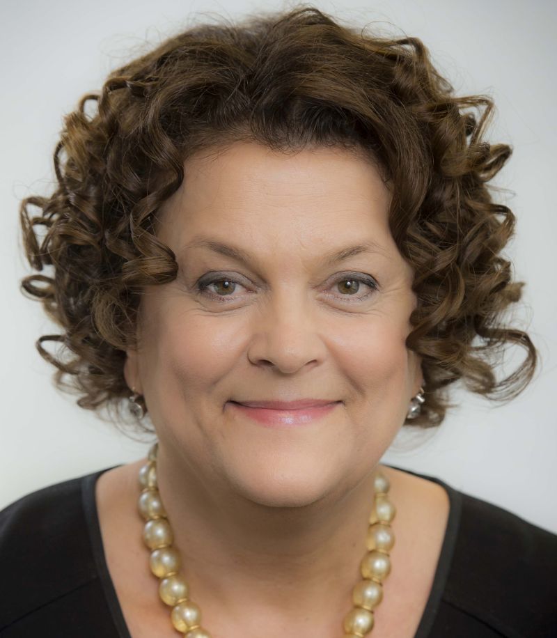 Szabó Eszter, a Nők/Üzlet/Angyalok Egyesület alapító elnöke