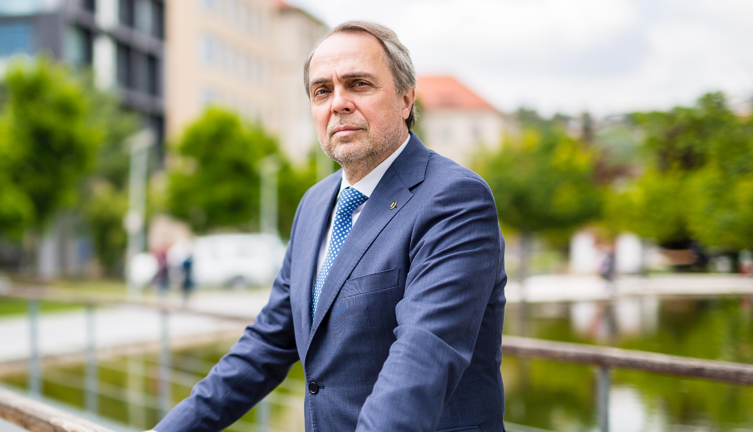 Takács János, Electrolux, 365 üzleti történet