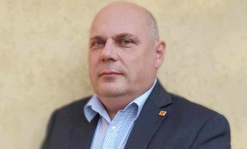 Bobrovniczki Róbert, 365 üzleti történet