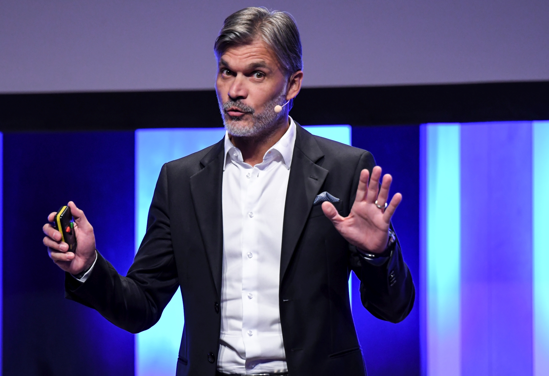 Mobiláldozat Pozvai Zsolt, 365 üzleti történet, Develor