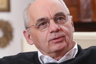 365 üzleti történet,Tomka János