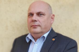 Bobrovniczki Róbert, 365 üzleti történet