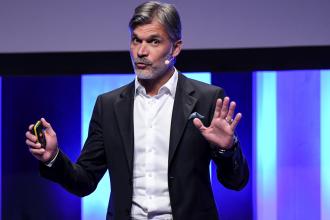 Pozvai Zsolt, 365 üzleti történet, Develor